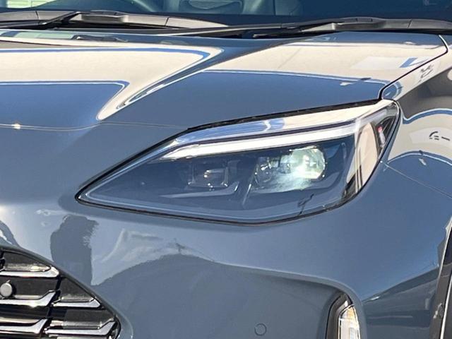 ヤリスクロス ハイブリッドＺ　全周囲カメラ　衝突被害軽減システム　レーダークルーズ　禁煙車　電動リアゲート　パワーシート　ドラレコ　コーナーセンサー　スマートキー　ＬＥＤヘッド　ＥＴＣ２．０　純正１８インチアルミ（13枚目）