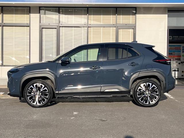 ヤリスクロス ハイブリッドＺ　全周囲カメラ　衝突被害軽減システム　レーダークルーズ　禁煙車　電動リアゲート　パワーシート　ドラレコ　コーナーセンサー　スマートキー　ＬＥＤヘッド　ＥＴＣ２．０　純正１８インチアルミ（30枚目）