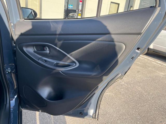 ヤリスクロス ハイブリッドＺ　全周囲カメラ　衝突被害軽減システム　レーダークルーズ　禁煙車　電動リアゲート　パワーシート　ドラレコ　コーナーセンサー　スマートキー　ＬＥＤヘッド　ＥＴＣ２．０　純正１８インチアルミ（49枚目）