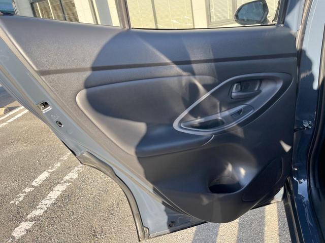 ヤリスクロス ハイブリッドＺ　全周囲カメラ　衝突被害軽減システム　レーダークルーズ　禁煙車　電動リアゲート　パワーシート　ドラレコ　コーナーセンサー　スマートキー　ＬＥＤヘッド　ＥＴＣ２．０　純正１８インチアルミ（51枚目）