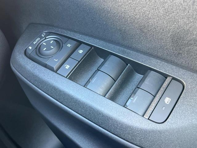 ヤリスクロス ハイブリッドＺ　全周囲カメラ　衝突被害軽減システム　レーダークルーズ　禁煙車　電動リアゲート　パワーシート　ドラレコ　コーナーセンサー　スマートキー　ＬＥＤヘッド　ＥＴＣ２．０　純正１８インチアルミ（53枚目）