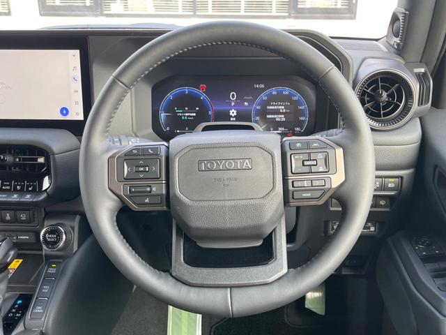 �y�����v�����X�e�A�����O�z�㎿�Ȋv���g�p���邱�ƂŁA��ɂ����������݂ƂĂ��^�]���₷���n���h���ł���