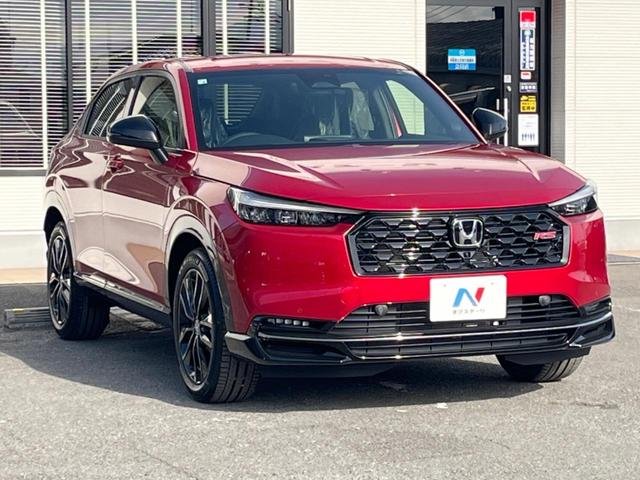 ヴェゼル ｅ：ＨＥＶ　ＲＳ　登録済未使用車　全周囲カメラ　プレミアムオーディオ　ホンダセンシング　レーダークルコン　ハンズフリーパワーバックドア　シートヒーター　コーナーセンサー　ＬＥＤ］ヘッド　９型ホンダコネクトディスプレイ（17枚目）