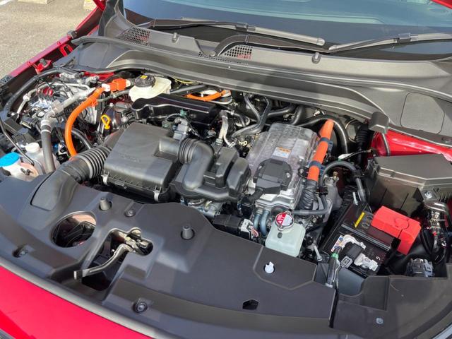 ヴェゼル ｅ：ＨＥＶ　ＲＳ　登録済未使用車　全周囲カメラ　プレミアムオーディオ　ホンダセンシング　レーダークルコン　ハンズフリーパワーバックドア　シートヒーター　コーナーセンサー　ＬＥＤ］ヘッド　９型ホンダコネクトディスプレイ（18枚目）