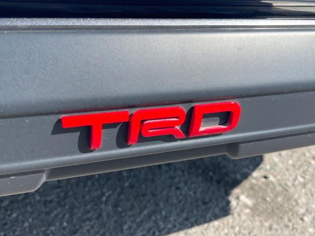 ＲＡＶ４ アドベンチャー　オフロードパッケージ　ＴＲＤエアロ　バックカメラ　ブラインドスポットモニター　セーフティセンス　レーダークルコン　禁煙車　合皮シート　パワーシート　ドラレコ　コーナーセンサー　ＬＥＤヘッド　ＥＴＣ　オートハイビーム（3枚目）