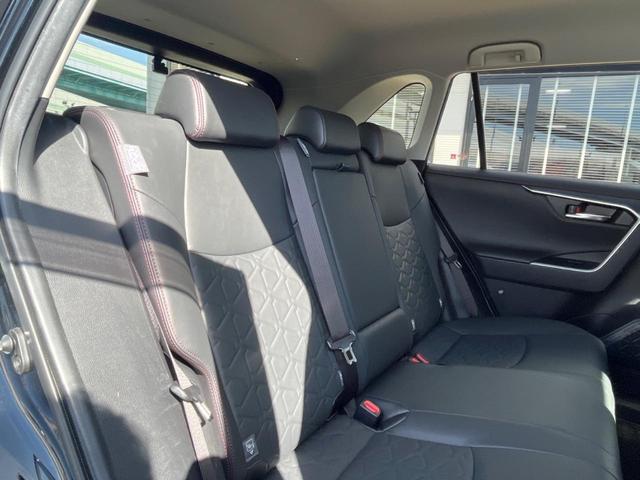 ＲＡＶ４ アドベンチャー　オフロードパッケージ　ＴＲＤエアロ　バックカメラ　ブラインドスポットモニター　セーフティセンス　レーダークルコン　禁煙車　合皮シート　パワーシート　ドラレコ　コーナーセンサー　ＬＥＤヘッド　ＥＴＣ　オートハイビーム（10枚目）