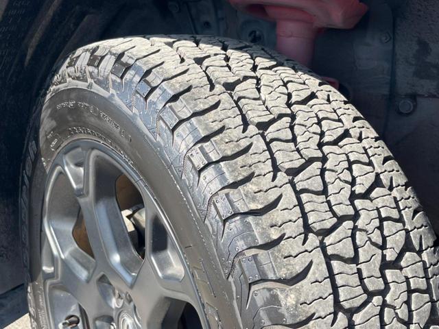 ＲＡＶ４ アドベンチャー　オフロードパッケージ　ＴＲＤエアロ　バックカメラ　ブラインドスポットモニター　セーフティセンス　レーダークルコン　禁煙車　合皮シート　パワーシート　ドラレコ　コーナーセンサー　ＬＥＤヘッド　ＥＴＣ　オートハイビーム（33枚目）