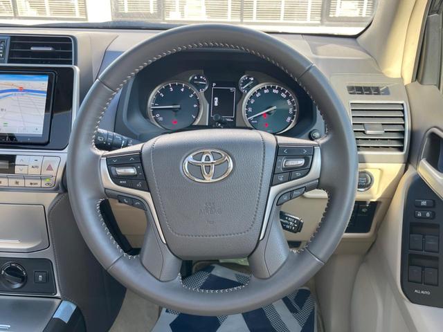 �y�����v�����X�e�A�����O�z�㎿�Ȋv���g�p���邱�ƂŁA��ɂ����������݂ƂĂ��^�]���₷���n���h���ł���