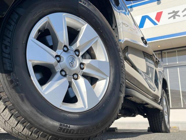 �y�����P�V�C���`�A���~�z�C�[���z�O�ςɃ}�b�`���������A���~�z�C�[���𑕒����Ă���܂��B�e��ЊO�A���~�z�C�[����A�X�^�b�h���X�^�C�����戵�����Ă���܂��B���񂲑��k����������