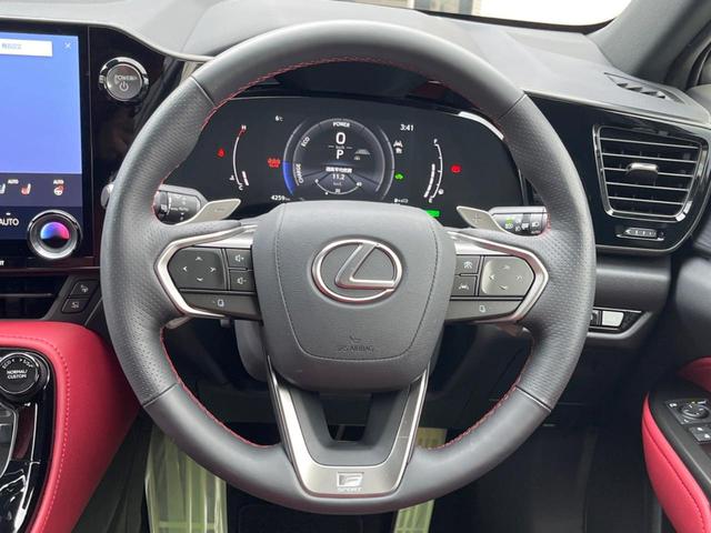 �y�����v�����X�e�A�����O�z�㎿�Ȋv���g�p���邱�ƂŁA��ɂ����������݂ƂĂ��^�]���₷���n���h���ł���