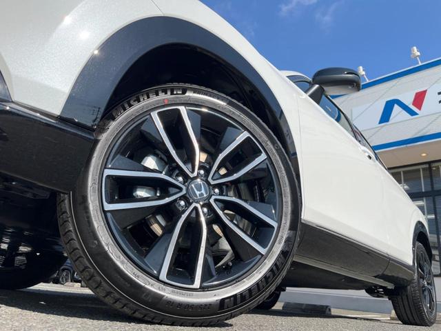 ヴェゼル ｅ：ＨＥＶ　ＲＳ　登録済未使用車　９型ホンダコネクトディスプレイ　全周囲カメラ　ホンダセンシング　アダプティブクルコン　ハンズフリーパワーバックドア　シートヒーター　コーナーセンサー　ＬＥＤヘッド　ＥＴＣ２．０（14枚目）