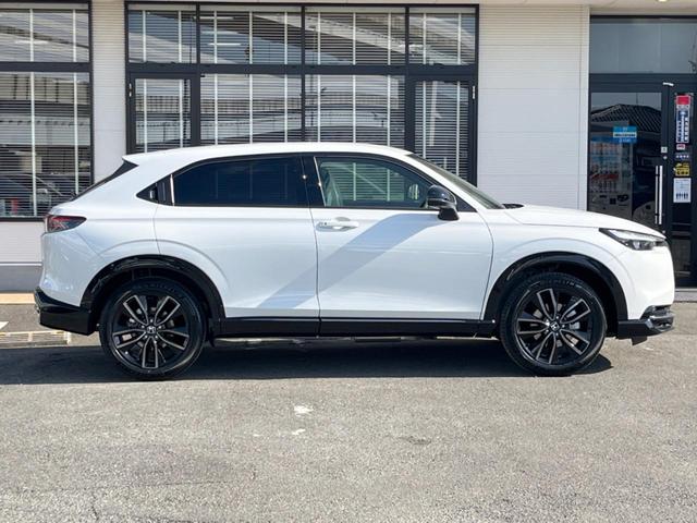 ヴェゼル ｅ：ＨＥＶ　ＲＳ　登録済未使用車　９型ホンダコネクトディスプレイ　全周囲カメラ　ホンダセンシング　アダプティブクルコン　ハンズフリーパワーバックドア　シートヒーター　コーナーセンサー　ＬＥＤヘッド　ＥＴＣ２．０（26枚目）