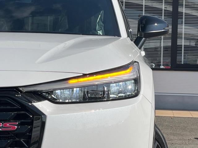 ヴェゼル ｅ：ＨＥＶ　ＲＳ　登録済未使用車　９型ホンダコネクトディスプレイ　全周囲カメラ　ホンダセンシング　アダプティブクルコン　ハンズフリーパワーバックドア　シートヒーター　コーナーセンサー　ＬＥＤヘッド　ＥＴＣ２．０（29枚目）