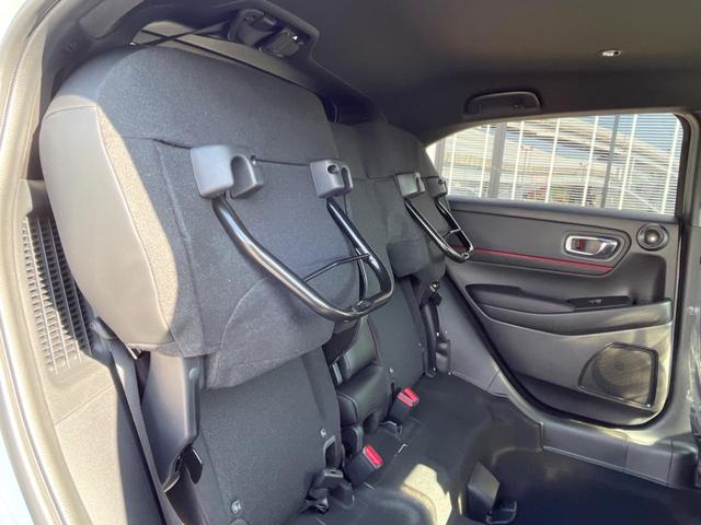 ヴェゼル ｅ：ＨＥＶ　ＲＳ　登録済未使用車　９型ホンダコネクトディスプレイ　全周囲カメラ　ホンダセンシング　アダプティブクルコン　ハンズフリーパワーバックドア　シートヒーター　コーナーセンサー　ＬＥＤヘッド　ＥＴＣ２．０（43枚目）