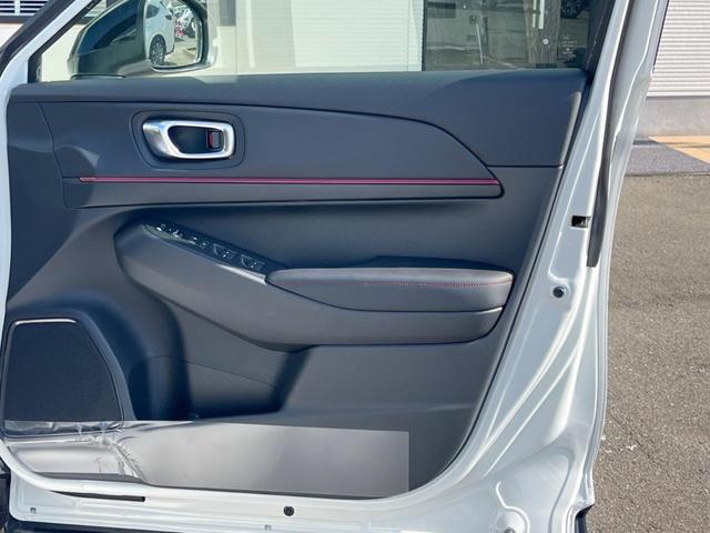 ヴェゼル ｅ：ＨＥＶ　ＲＳ　登録済未使用車　９型ホンダコネクトディスプレイ　全周囲カメラ　ホンダセンシング　アダプティブクルコン　ハンズフリーパワーバックドア　シートヒーター　コーナーセンサー　ＬＥＤヘッド　ＥＴＣ２．０（48枚目）