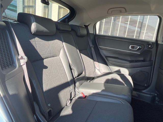 ヴェゼル ｅ：ＨＥＶ　Ｚ　純正９インチナビ　全周囲カメラ　ホンダセンシング　禁煙車　電動リアゲート　ハーフレザーシート　シートヒーター　ドラレコ　スマートキー　シーケンシャルターンランプ　ＥＴＣ２．０　純正１８インチアルミ（10枚目）