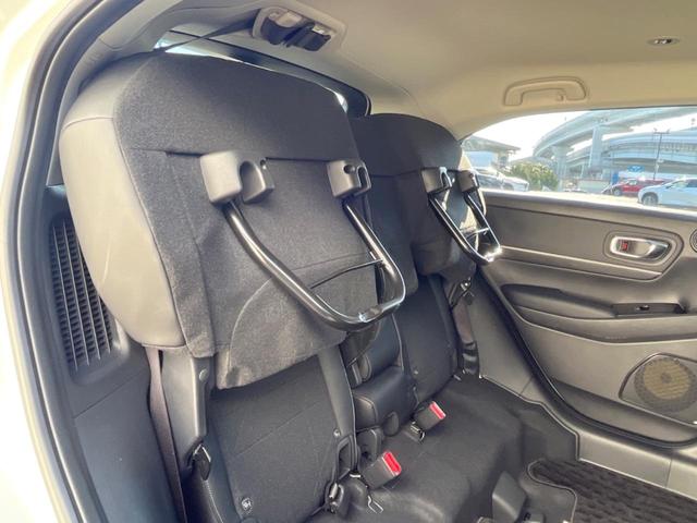 ヴェゼル ｅ：ＨＥＶ　Ｚ　純正９インチナビ　全周囲カメラ　ホンダセンシング　禁煙車　電動リアゲート　ハーフレザーシート　シートヒーター　ドラレコ　スマートキー　シーケンシャルターンランプ　ＥＴＣ２．０　純正１８インチアルミ（45枚目）