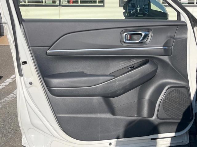 ヴェゼル ｅ：ＨＥＶ　Ｚ　純正９インチナビ　全周囲カメラ　ホンダセンシング　禁煙車　電動リアゲート　ハーフレザーシート　シートヒーター　ドラレコ　スマートキー　シーケンシャルターンランプ　ＥＴＣ２．０　純正１８インチアルミ（49枚目）