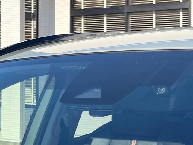 �y�g���^�Z�[�t�e�B�Z���X�z���s���ɑO���̎ԗ�����F�����A�Փ˂������Ȏ��͌x��ƃu���[�L�ŏՓˉ���Ɣ�Q�y�����A�V�X�g�B�����S�Ƀh���C�u�����y���݂��������܂��B