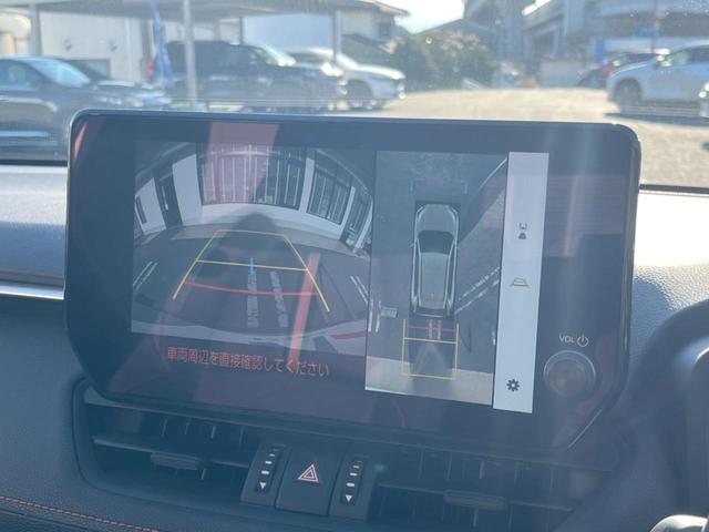 �y�p�m���~�b�N�r���[���j�^�[�z��p�̃J�����ɂ��A�ォ�猩���낵���悤�Ȏ��_�łR�U�O�x�N���}�̎��͂��m�F���邱�Ƃ��ł��܂������p�������m�F���₷���A�����ꏊ�ł̐؂�Ԃ��⒓�Ԃ��X���[�Y�ɍs���܂��B