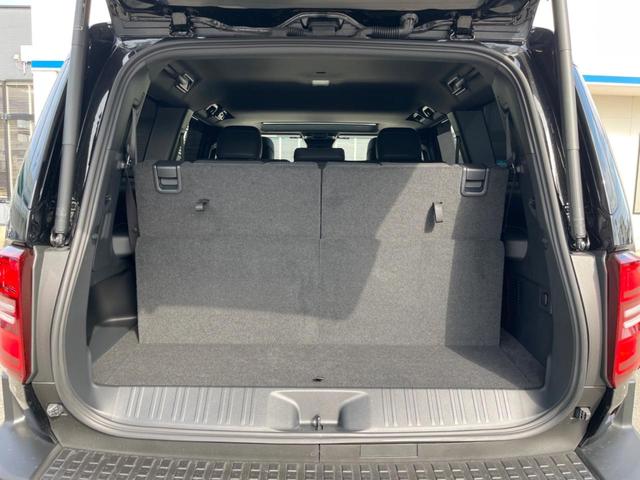 ���i�̂���������ʋ΁A���}���ɏ\���ȉ׎��X�y�[�X���m�ۂ��Ă���܂��B�Z�J���h�V�[�g��|���ƁA�傫�ȉו��̐ύڂ��\�ł���