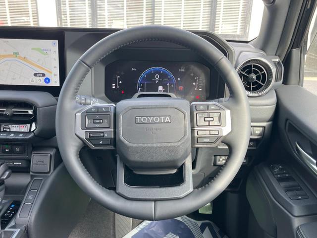 �y�����v�����X�e�A�����O�z�㎿�Ȋv���g�p���邱�ƂŁA��ɂ����������݂ƂĂ��^�]���₷���n���h���ł���