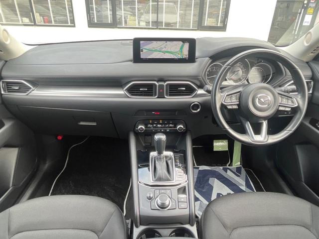 ＣＸ－５ ２０Ｓ　スマートエディション　１０．２５型純正ＳＤナビ　全周囲カメラ　衝突被害軽減システム　レーダークルーズ　禁煙車　ドラレコ　コーナーセンサー　スマートキー　ＬＥＤヘッド　ＥＴＣ　純正１７インチアルミ　車線逸脱警報　オートライト（2枚目）