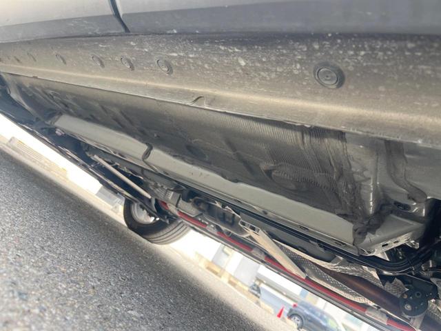 カローラクロス ハイブリッド　Ｚ　ガラスルーフ　バックカメラ　衝突被害軽減システム　レーダークルーズ　禁煙車　電動リアゲート　ハーフレザーシート　パワーシート　コーナーセンサー　スマートキー　ＬＥＤヘッド　ルーフレール　ＥＴＣ２．０（23枚目）