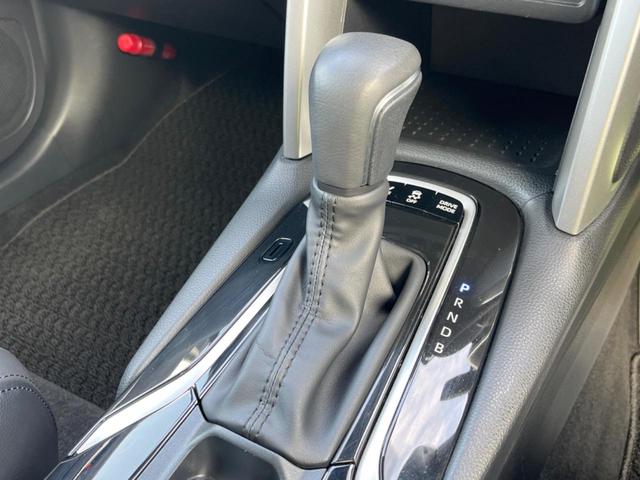 カローラクロス ハイブリッド　Ｚ　ガラスルーフ　バックカメラ　衝突被害軽減システム　レーダークルーズ　禁煙車　電動リアゲート　ハーフレザーシート　パワーシート　コーナーセンサー　スマートキー　ＬＥＤヘッド　ルーフレール　ＥＴＣ２．０（24枚目）