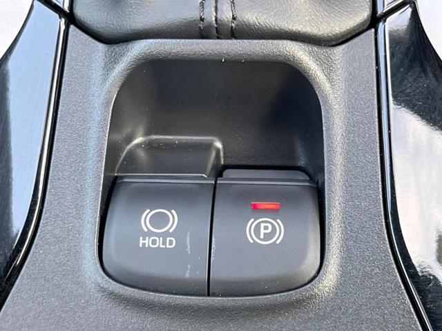 カローラクロス ハイブリッド　Ｚ　ガラスルーフ　バックカメラ　衝突被害軽減システム　レーダークルーズ　禁煙車　電動リアゲート　ハーフレザーシート　パワーシート　コーナーセンサー　スマートキー　ＬＥＤヘッド　ルーフレール　ＥＴＣ２．０（25枚目）