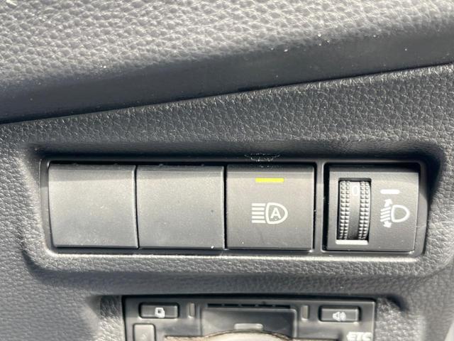 カローラクロス ハイブリッド　Ｚ　ガラスルーフ　バックカメラ　衝突被害軽減システム　レーダークルーズ　禁煙車　電動リアゲート　ハーフレザーシート　パワーシート　コーナーセンサー　スマートキー　ＬＥＤヘッド　ルーフレール　ＥＴＣ２．０（36枚目）