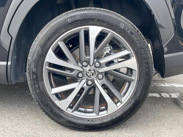 カローラクロス ハイブリッド　Ｚ　ガラスルーフ　バックカメラ　衝突被害軽減システム　レーダークルーズ　禁煙車　電動リアゲート　ハーフレザーシート　パワーシート　コーナーセンサー　スマートキー　ＬＥＤヘッド　ルーフレール　ＥＴＣ２．０（65枚目）