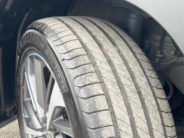 カローラクロス ハイブリッド　Ｚ　ガラスルーフ　バックカメラ　衝突被害軽減システム　レーダークルーズ　禁煙車　電動リアゲート　ハーフレザーシート　パワーシート　コーナーセンサー　スマートキー　ＬＥＤヘッド　ルーフレール　ＥＴＣ２．０（67枚目）