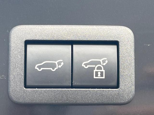 カローラクロス ハイブリッド　Ｚ　バックカメラ　衝突被害軽減システム　レーダークルーズ　禁煙車　電動リアゲート　ハーフレザーシート　パワーシート　コーナーセンサー　スマートキー　ＬＥＤヘッド　ルーフレール　ビルトインＥＴＣ（8枚目）