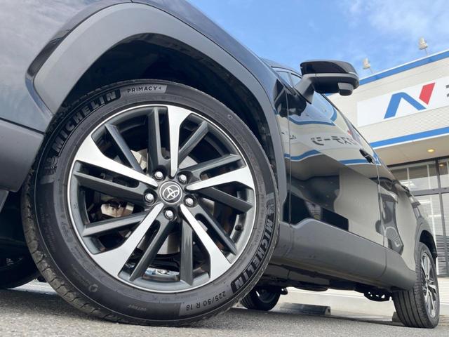 カローラクロス ハイブリッド　Ｚ　バックカメラ　衝突被害軽減システム　レーダークルーズ　禁煙車　電動リアゲート　ハーフレザーシート　パワーシート　コーナーセンサー　スマートキー　ＬＥＤヘッド　ルーフレール　ビルトインＥＴＣ（14枚目）