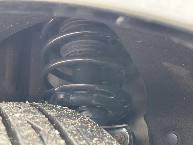 ヴェゼル ハイブリッドＲＳ・ホンダセンシング　ホンダセンシング　アダプティブクルコン　禁煙車　ハーフレザーシート　シートヒーター　スマートキー　ＬＥＤヘッド　ＥＴＣ　純正１８インチアルミ　車線逸脱警報　オートブレーキホールド　オートライト（20枚目）