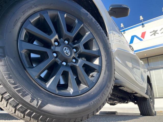 �y�O���[�h��p�����P�W�C���`�A���~�z�C�[���z�f�U�C�����̍��������A���~�z�C�[���𑕒����Ă���܂��B�e��ЊO�A���~�z�C�[����A�X�^�b�h���X�^�C�����戵�����Ă���܂��B���񂲑��k����������