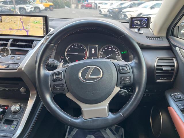 �y�����v�����X�e�A�����O�z�㎿�Ȋv���g�p���邱�ƂŁA��ɂ����������݂ƂĂ��^�]���₷���n���h���ł���