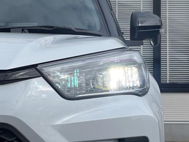 ライズ Ｚ　９型ＳＤナビ　バックカメラ　ブラインドスポットモニター　２トーンカラー　スマートアシスト　アダプティブクルーズ　禁煙車　シートヒーター　コーナーセンサー　ＬＥＤシーケンシャルターンランプ　ＥＴＣ（13枚目）