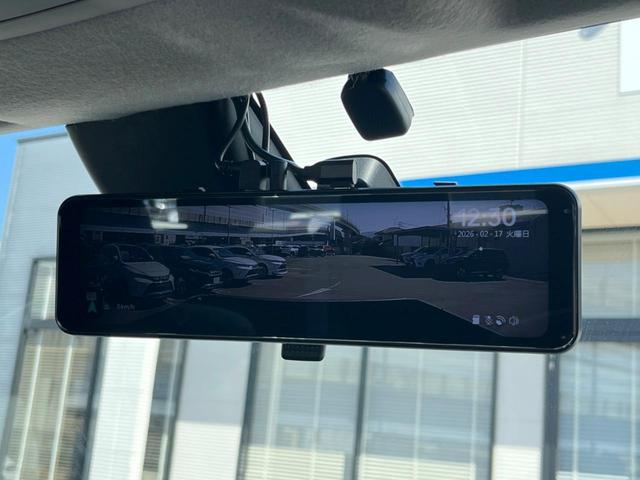 ハイラックス Ｚ　後期　ＳＤナビ　バックカメラ　プリクラッシュセーフティシステム　レーダークルーズ　禁煙車　コーナーセンサー　ドラレコ　スマートキー　ＬＥＤヘッド　ＥＴＣ　車線逸脱気泡　純正１７インチアルミ（6枚目）