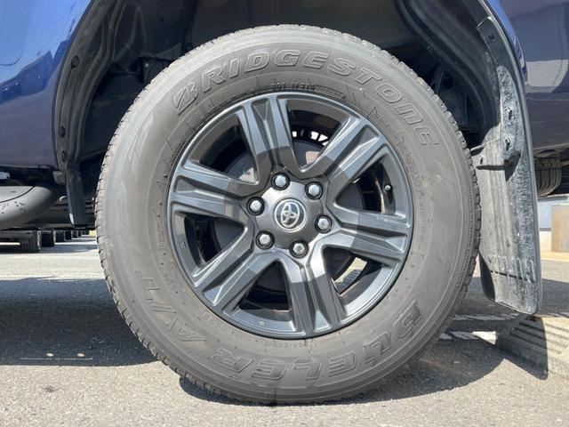 ハイラックス Ｚ　後期　ＳＤナビ　バックカメラ　プリクラッシュセーフティシステム　レーダークルーズ　禁煙車　コーナーセンサー　ドラレコ　スマートキー　ＬＥＤヘッド　ＥＴＣ　車線逸脱気泡　純正１７インチアルミ（32枚目）