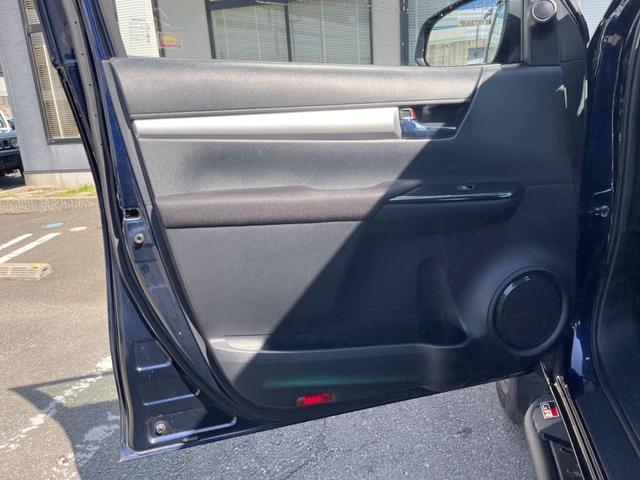 ハイラックス Ｚ　後期　ＳＤナビ　バックカメラ　プリクラッシュセーフティシステム　レーダークルーズ　禁煙車　コーナーセンサー　ドラレコ　スマートキー　ＬＥＤヘッド　ＥＴＣ　車線逸脱気泡　純正１７インチアルミ（43枚目）