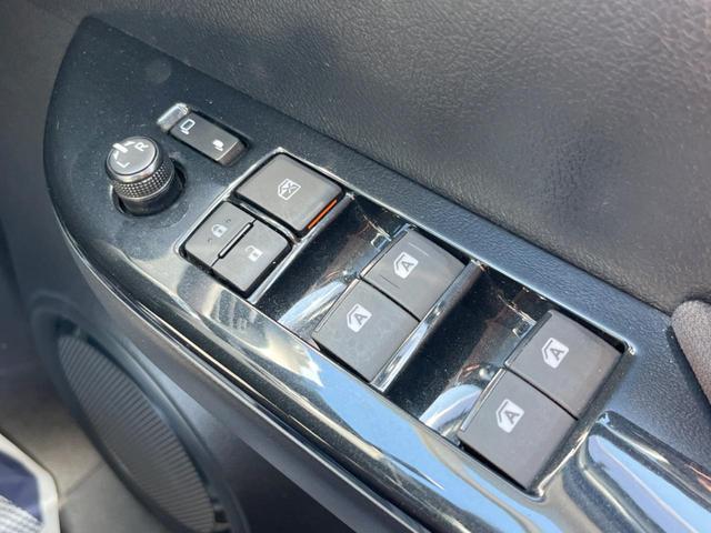 ハイラックス Ｚ　後期　ＳＤナビ　バックカメラ　プリクラッシュセーフティシステム　レーダークルーズ　禁煙車　コーナーセンサー　ドラレコ　スマートキー　ＬＥＤヘッド　ＥＴＣ　車線逸脱気泡　純正１７インチアルミ（64枚目）
