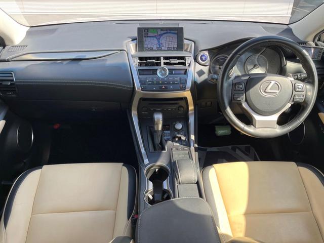 ＮＸ ＮＸ３００ｈ　Ｉパッケージ　純正ＳＤナビ　バック／サイドカメラ　プリクラッシュセーフティ　レーダークルーズ　１８インチＡＷ　禁煙車　合皮シート　シートメモリー　シートヒーター　ドラレコ　スマートキー　角型三眼ＬＥＤヘッド　ＥＴＣ（2枚目）