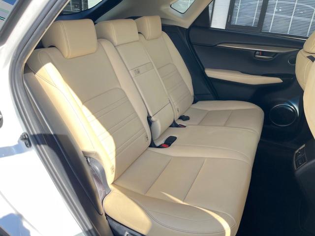 ＮＸ ＮＸ３００ｈ　Ｉパッケージ　純正ＳＤナビ　バック／サイドカメラ　プリクラッシュセーフティ　レーダークルーズ　１８インチＡＷ　禁煙車　合皮シート　シートメモリー　シートヒーター　ドラレコ　スマートキー　角型三眼ＬＥＤヘッド　ＥＴＣ（10枚目）