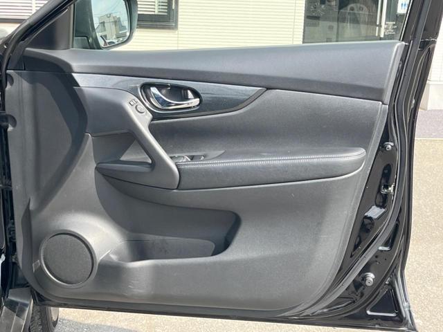 エクストレイル ２０Ｘ　ハイブリッド　エマージェンシーブレーキＰ　ＳＤナビ　バックカメラ　エマージェンシーブレーキ　禁煙車　パワーバックドア　コーナーセンサー　シートヒーター　ドラレコ　スマートキー　ＬＥＤヘッド　ルーフレール　ＥＴＣ　純正１７インチアルミ（43枚目）