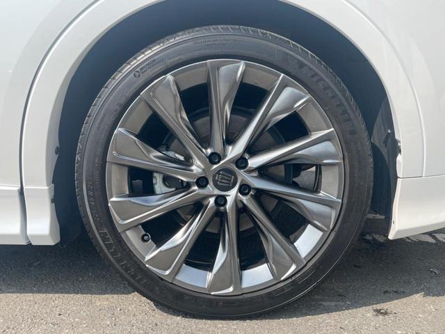 クラウンクロスオーバー Ｇアドバンスド・レザーパッケージ　４ＷＤ　モデリスタエアロ　全周囲カメラ　デジタルインナーミラー　衝突被害軽減装置　レーダークルーズ　禁煙車　電動リアゲート　本革シート　前席シートエアコ　４眼ＬＥＤヘッド　メモリー機能付きパワーシート（31枚目）