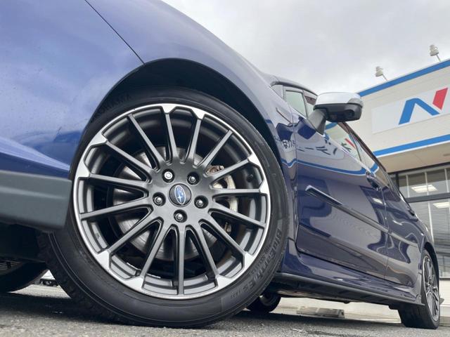 �y�����P�W�C���`�A���~�z�C�[���z�O�ςɃ}�b�`���������A���~�z�C�[���𑕒����Ă���܂��B�e��ЊO�A���~�z�C�[����A�X�^�b�h���X�^�C�����戵�����Ă���܂��B���񂲑��k����������