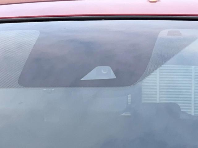 ジューク 15RX Vセレクション SDナビ 衝突被害軽減システム 禁煙車 スマートキー ETC 純正17インチアルミ オートライト オートエアコン Bluetooth CD DVD再生 フルセグ(4枚目)