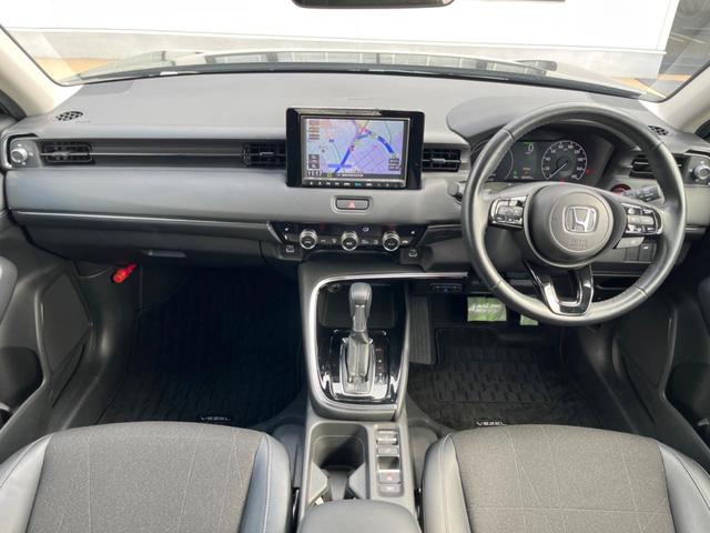 ヴェゼル ｅ：ＨＥＶ　Ｚ　純正ＳＤナビ　バックカメラ　衝突被害軽減システム　禁煙車　電動リアゲート　ドラレコ　コーナーセンサー　スマートキー　ＬＥＤヘッド　ビルトインＥＴＣ　純正１８インチアルミ　オートハイビーム（2枚目）